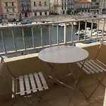 - 6 Quai Louis Pasteur Σετ