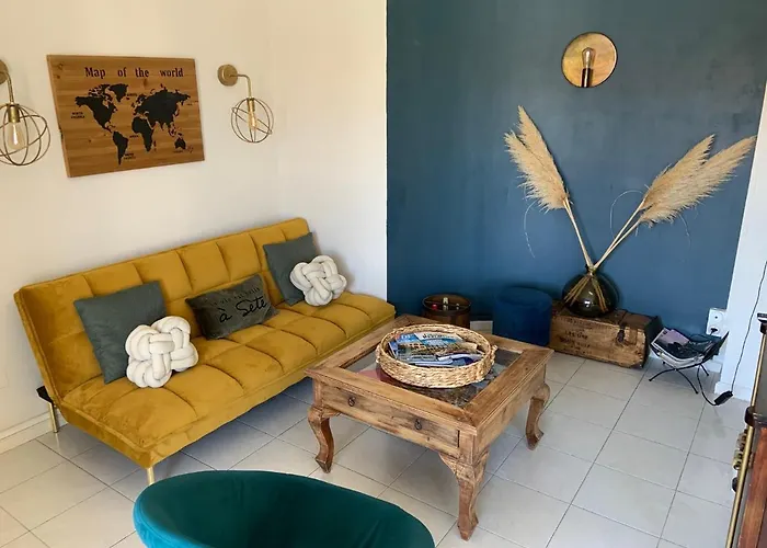 - 6 Quai Louis Pasteur * Sète