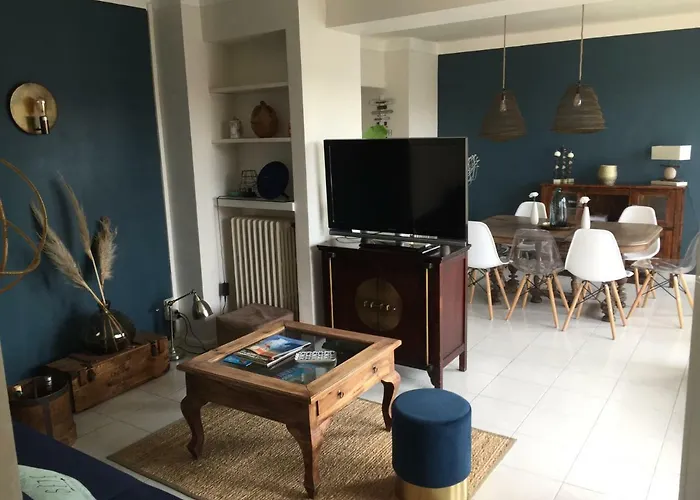 - 6 Quai Louis Pasteur Sète